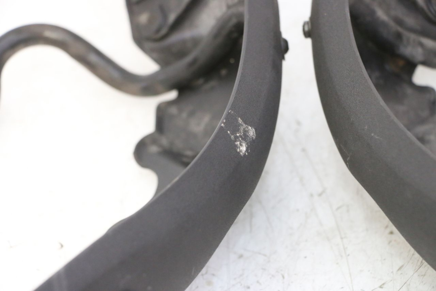 photo de GARDE BOUE AVANT PIAGGIO MP3 125 (2006 - 2014)