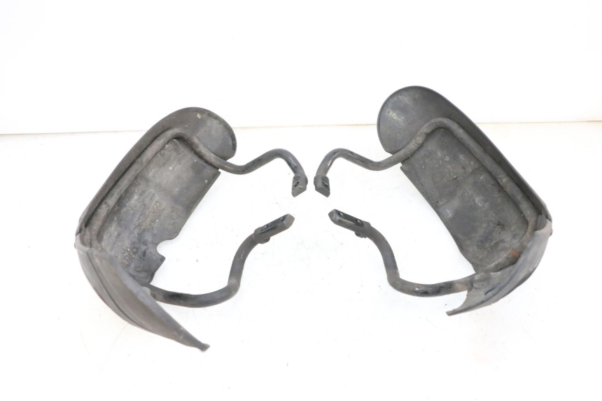 photo de GARDE BOUE AVANT PIAGGIO MP3 125 (2006 - 2014)