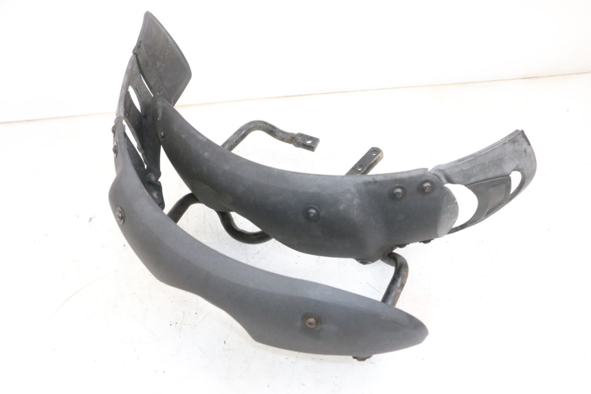 photo de GARDE BOUE AVANT PIAGGIO MP3 RL 250 (2007 - 2010) - Détail de la pièce