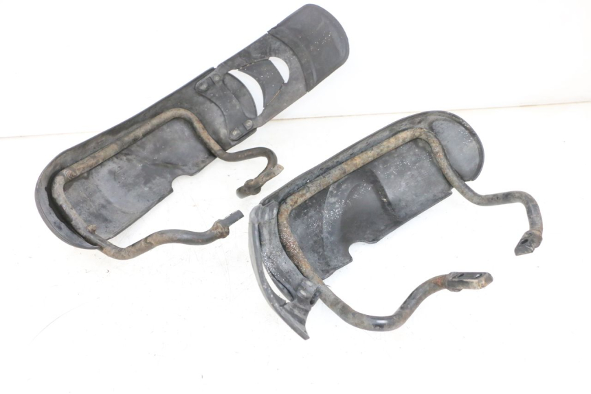 photo de GARDE BOUE AVANT PIAGGIO MP3 RL 250 (2007 - 2010) - Zoom état d’usage