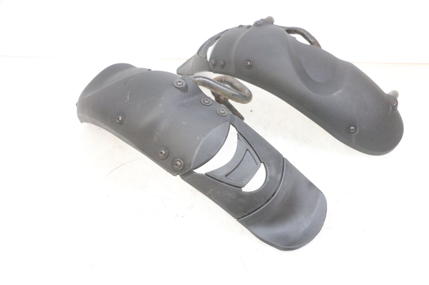 photo de GARDE BOUE AVANT PIAGGIO MP3 RL 250 (2007 - 2010) - Détail de la pièce