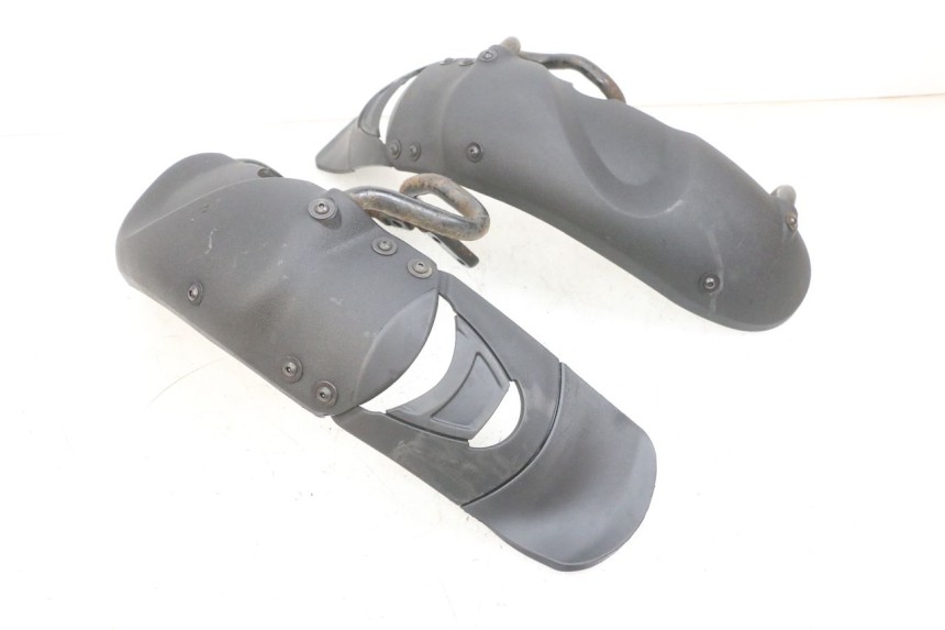 photo de GARDE BOUE AVANT PIAGGIO MP3 RL 250 (2007 - 2010) - État de surface