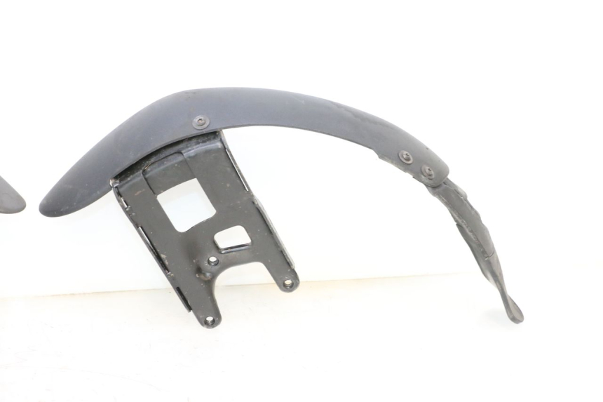 photo de GARDE BOUE AVANT PIAGGIO MP3 125 (2006 - 2014) - Zoom état d’usage