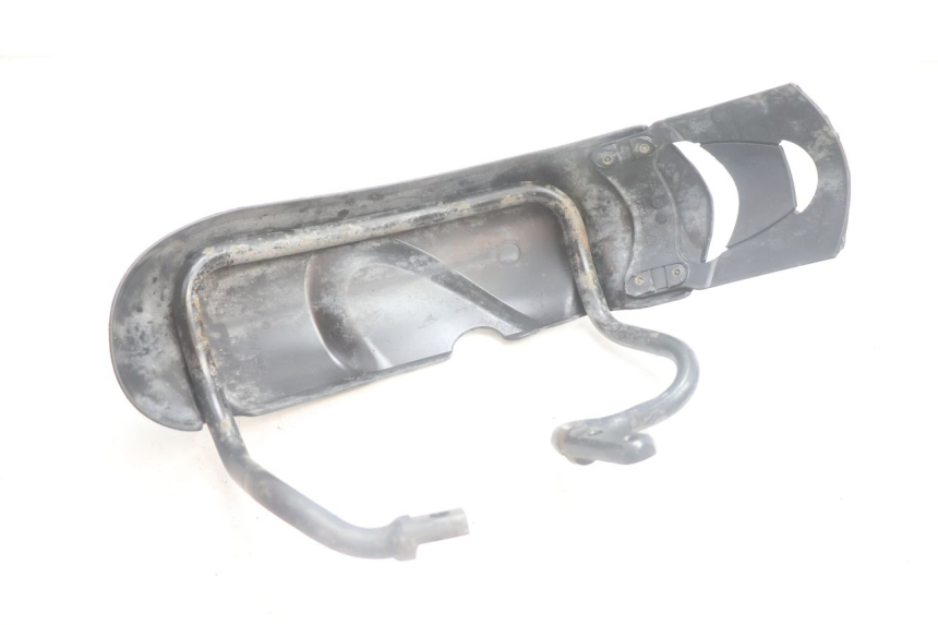 photo de GARDE BOUE AVANT PIAGGIO MP3 125 (2006 - 2014) - Points de fixation