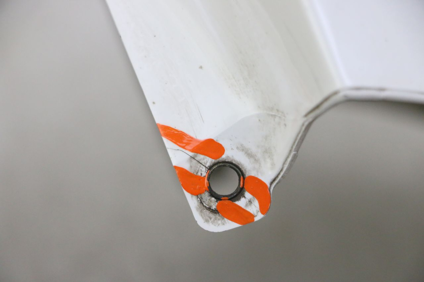 photo de GARDE BOUE AVANT PEUGEOT SATELIS 125 (2010 - 2012)