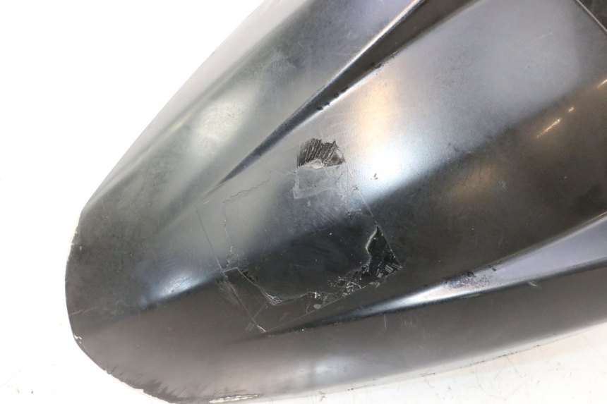 photo de GARDE BOUE AVANT PEUGEOT SATELIS 125 (2006 - 2009) - Gros plan technique