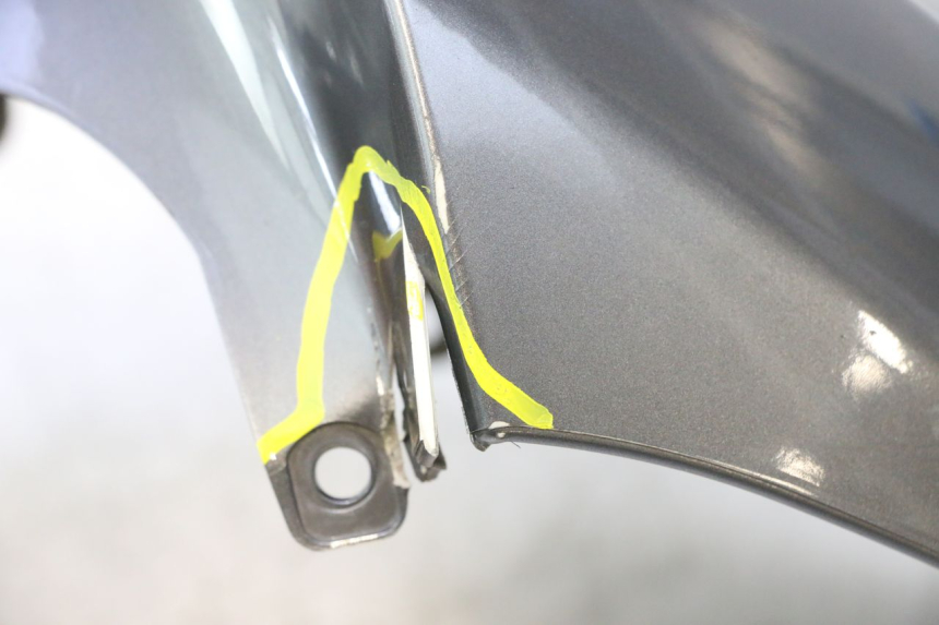 photo de GARDE BOUE AVANT PEUGEOT SATELIS 125 (2013 - 2018) - Marquages et références