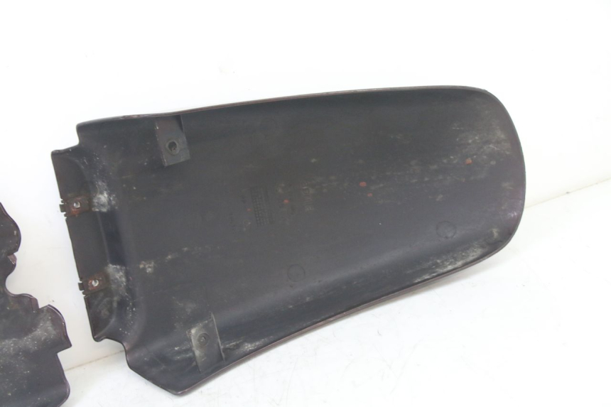 photo de GARDE BOUE AVANT APRILIA SCARABEO GT TOURING 125 (1999 - 2005)