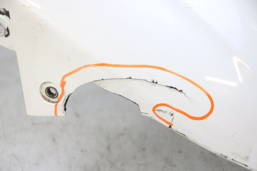photo de GARDE BOUE AVANT SUZUKI BURGMAN 125 (2007 - 2014)