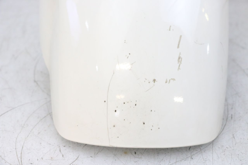 photo de GARDE BOUE AVANT PIAGGIO VESPA GTS SUPER IE 125 (2009 - 2016) - Détails caractéristiques