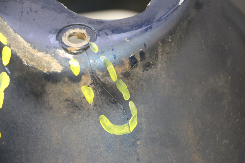 photo de GARDE BOUE AVANT PIAGGIO VESPA LX 2T 50 (2005 - 2013) - Points de fixation