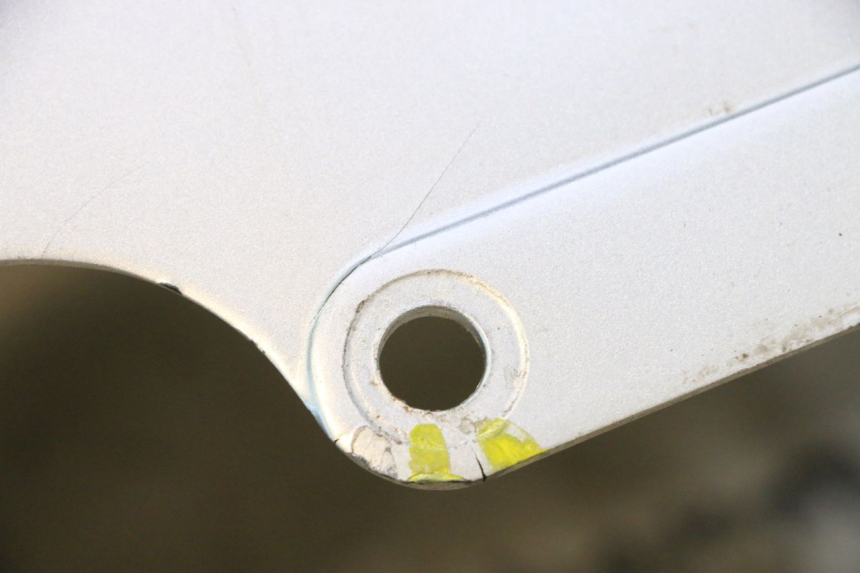 photo de GARDE BOUE AVANT YAMAHA XJR 1300 (1998 - 2002) - Points de fixation