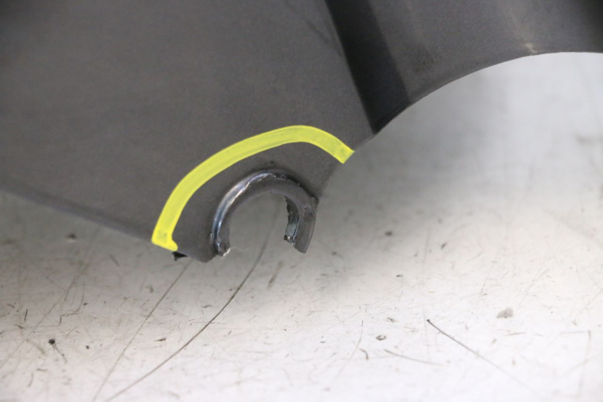 photo de GARDE BOUE AVANT YAMAHA YZF R6 600 (2008 - 2009) - État de surface