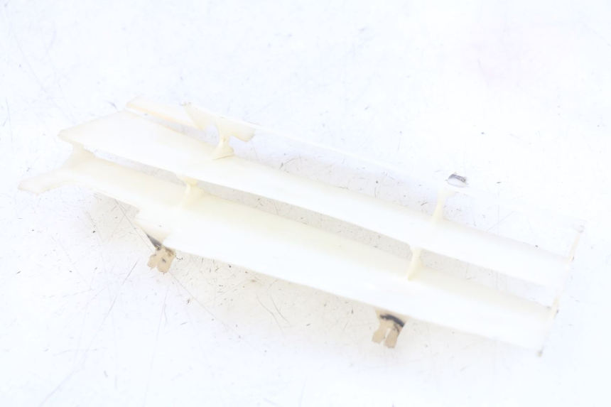 photo de GRILLE RADIATEUR HONDA CR 80 (2001 - 2003) - Zoom état d’usage