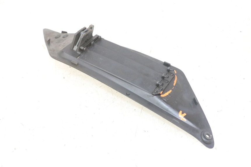 photo de GRILLE RADIATEUR DROITE GILERA NEXUS 125 (2009 - 2013)