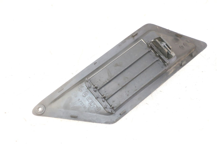 photo de GRILLE RADIATEUR DROITE GILERA NEXUS 125 (2009 - 2013)
