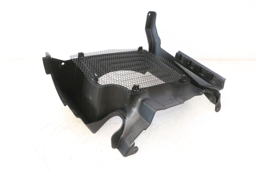 photo de GRILLE RADIATEUR DROITE CAN-AM SPYDER RS 1000 (2008 - 2012) - Autre angle de vue