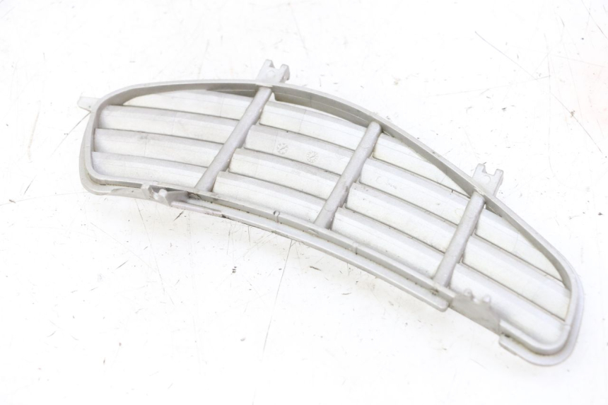 photo de GRILLE RADIATEUR GAUCHE PIAGGIO VESPA GRANTURISMO 200 (2004 - 2005)