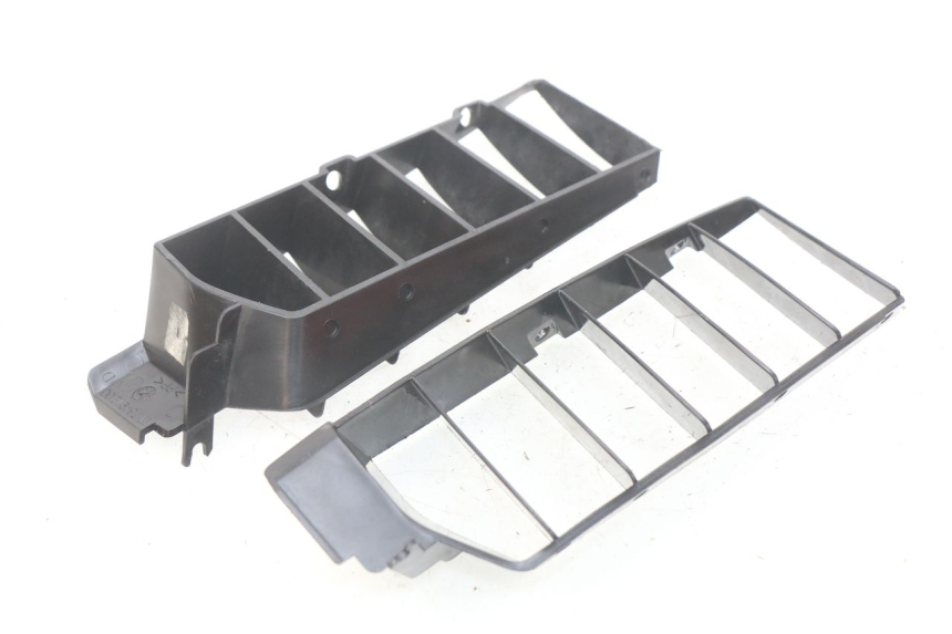 photo de GRILLE RADIATEUR PEUGEOT LUDIX BLASTER 50 (2006 - 2014) - Zoom état d’usage