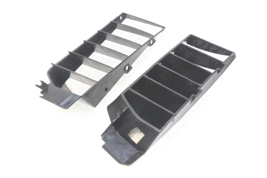 photo de GRILLE RADIATEUR PEUGEOT LUDIX BLASTER 50 (2006 - 2014) - Autre angle de vue