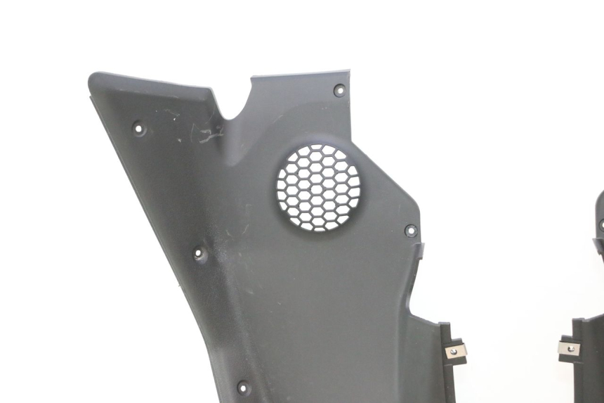 photo de GRILLE RADIATEUR PIAGGIO MP3 HPE 530 (2022 - 2026) - Angle alternatif