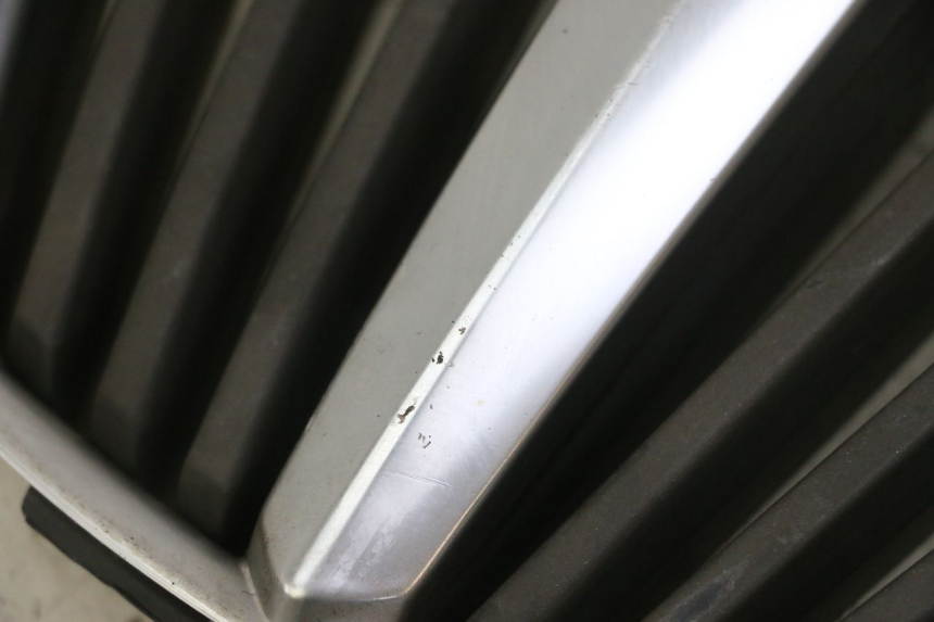 photo de GRILLE RADIATEUR PIAGGIO MP3 LT 400 (2007 - 2012)