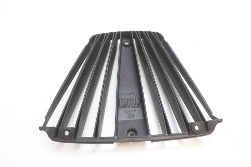 photo de GRILLE RADIATEUR PIAGGIO MP3 LT 300 (2010 - 2016) - Autre angle de vue