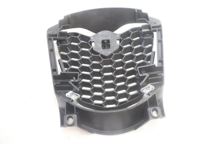 photo de GRILLE RADIATEUR PIAGGIO MP3 500 (2016 - 2018) - Autre angle de vue