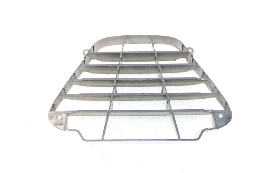 photo de GRILLE RADIATEUR PIAGGIO MP3 125 (2006 - 2014) - Autre angle de vue
