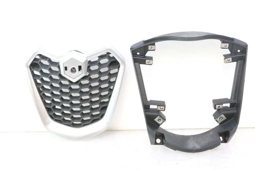 photo de GRILLE RADIATEUR PIAGGIO MP3 500 (2016 - 2018) - Vue principale