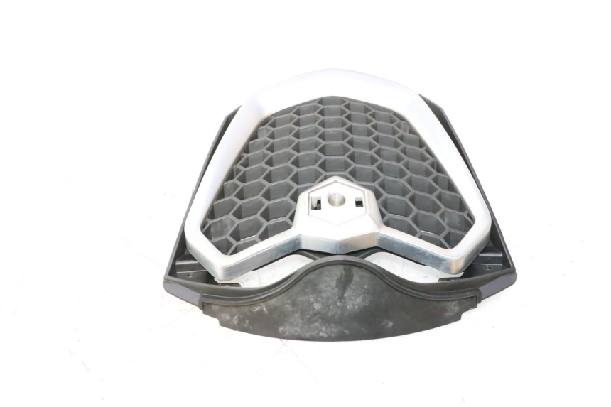 photo de GRILLE RADIATEUR PIAGGIO MP3 500 (2016 - 2018) - Gros plan technique
