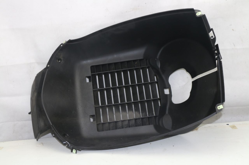 photo de GRILLE RADIATEUR PEUGEOT SATELIS 125 (2013 - 2018)