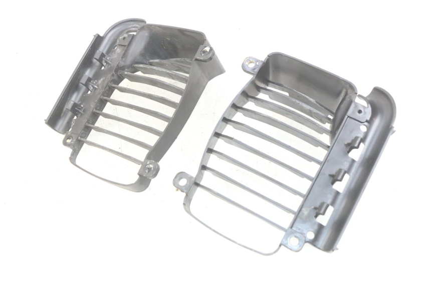 photo de GRILLE RADIATEUR PIAGGIO VESPA GRANTURISMO 125 (2003 - 2007)