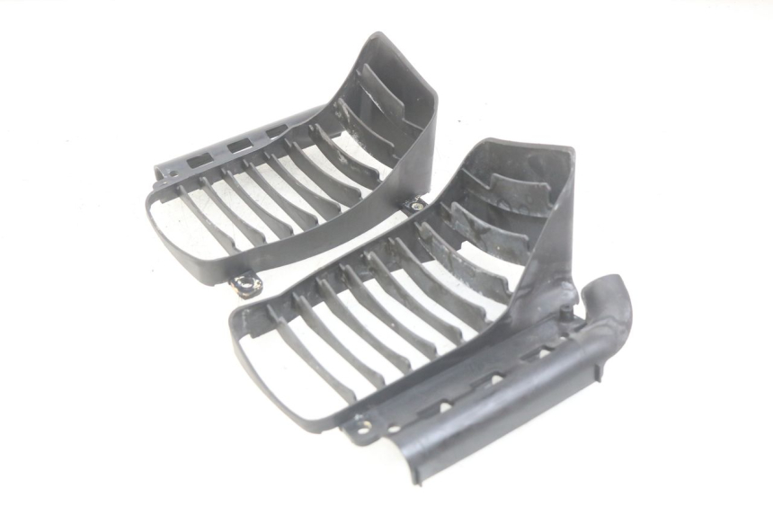 photo de GRILLE RADIATEUR PIAGGIO VESPA GRANTURISMO 125 (2003 - 2007)