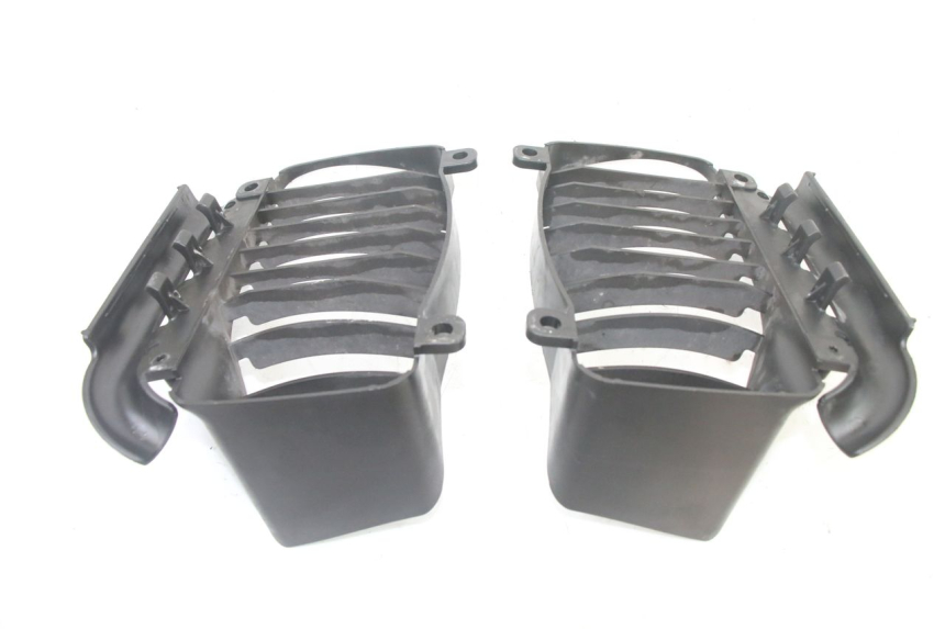 photo de GRILLE RADIATEUR PIAGGIO VESPA GRANTURISMO 125 (2003 - 2007)