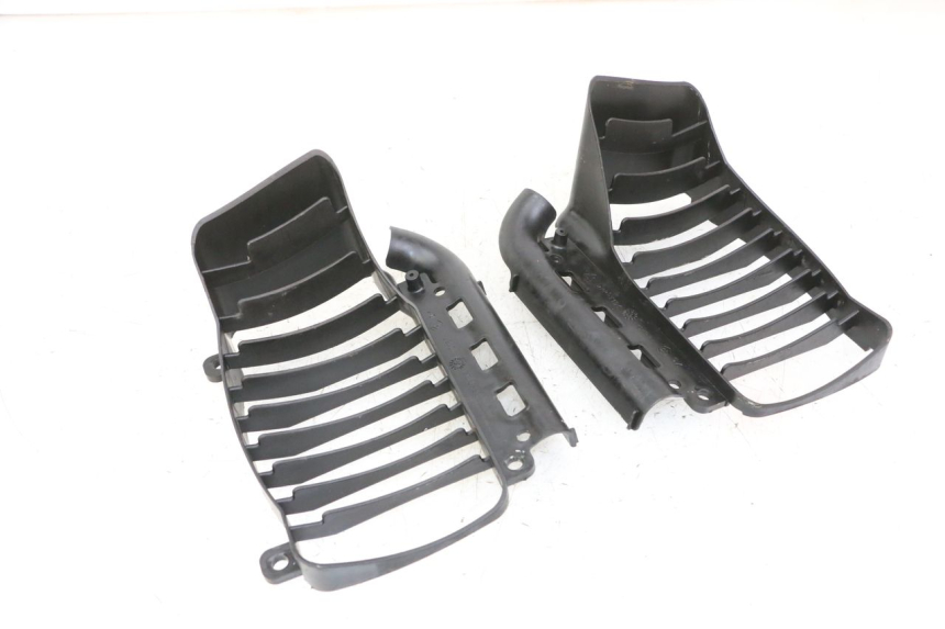 photo de GRILLE RADIATEUR PIAGGIO VESPA GRANTURISMO 200 (2004 - 2005)