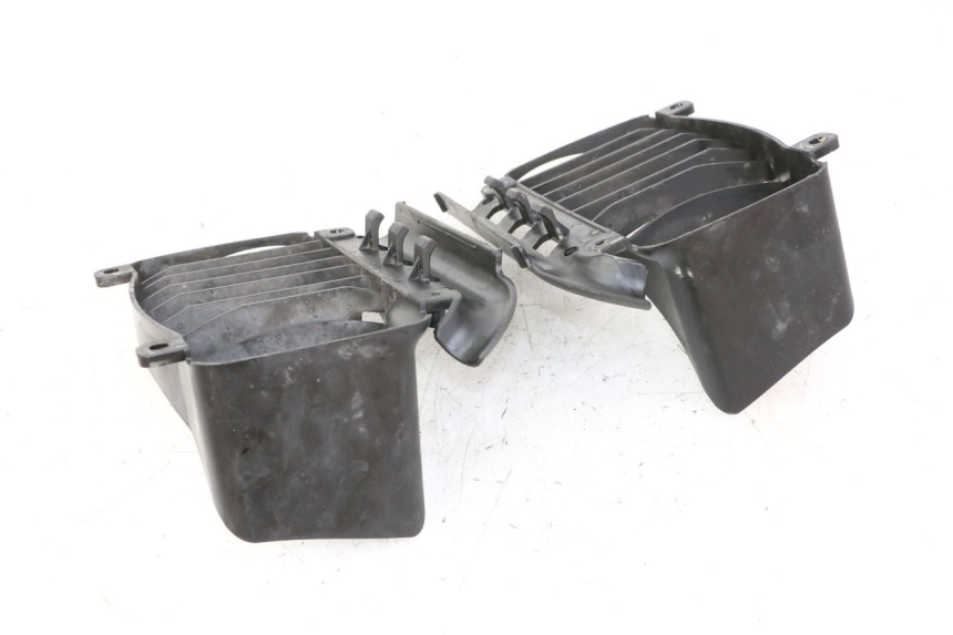 photo de GRILLE RADIATEUR PIAGGIO VESPA GRANTURISMO 200 (2004 - 2005)