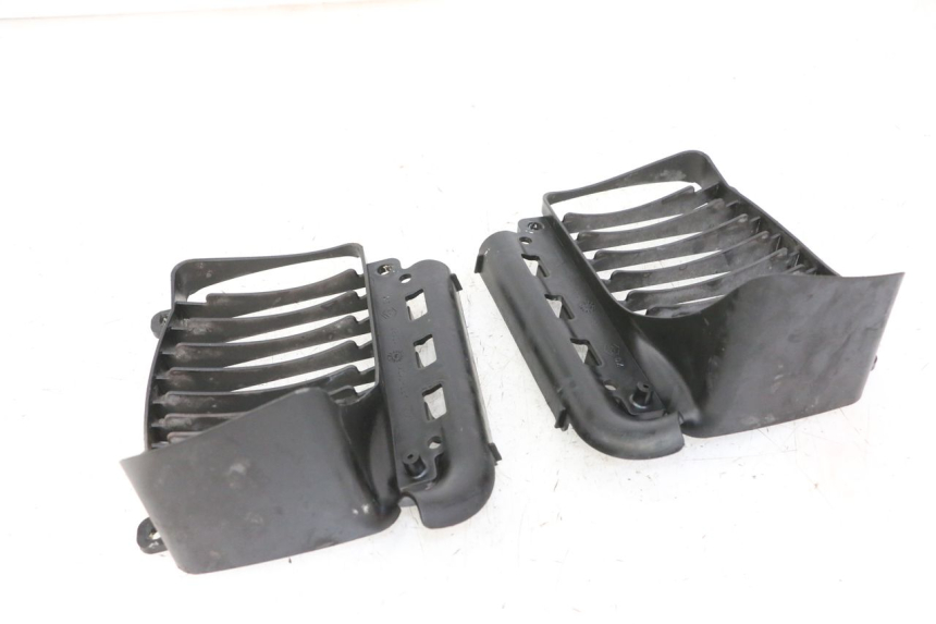 photo de GRILLE RADIATEUR PIAGGIO VESPA GRANTURISMO 200 (2004 - 2005)