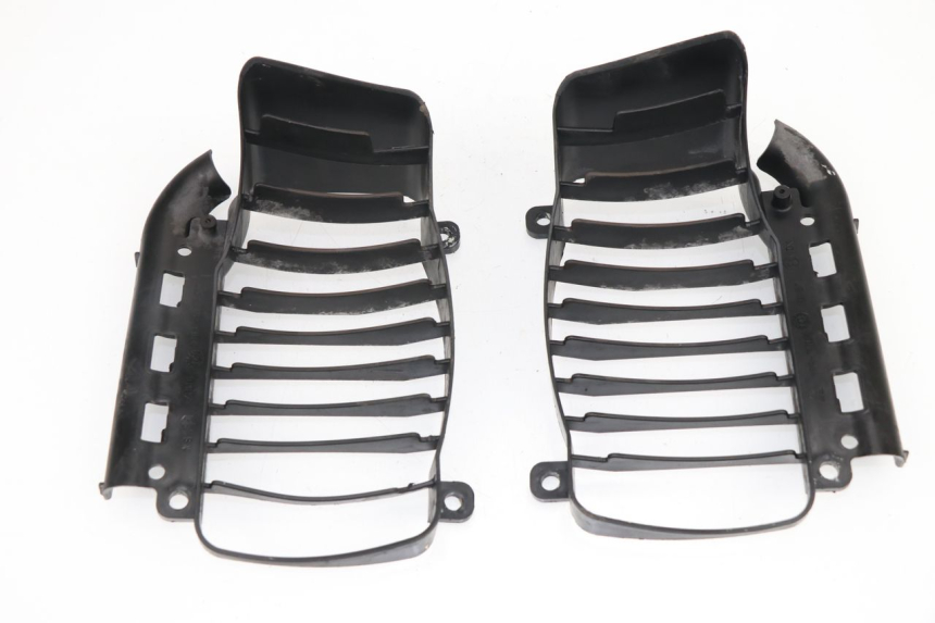 photo de GRILLE RADIATEUR PIAGGIO VESPA GTS 125 (2007 - 2012)