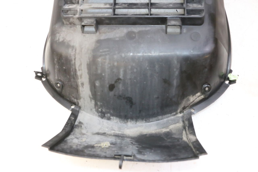 photo de GRILLE RADIATEUR PEUGEOT SATELIS 125 (2013 - 2018) - Détail de la pièce