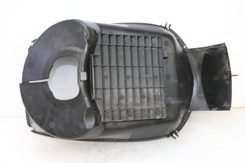 photo de GRILLE RADIATEUR PEUGEOT SATELIS 125 (2013 - 2018) - Détail de la pièce