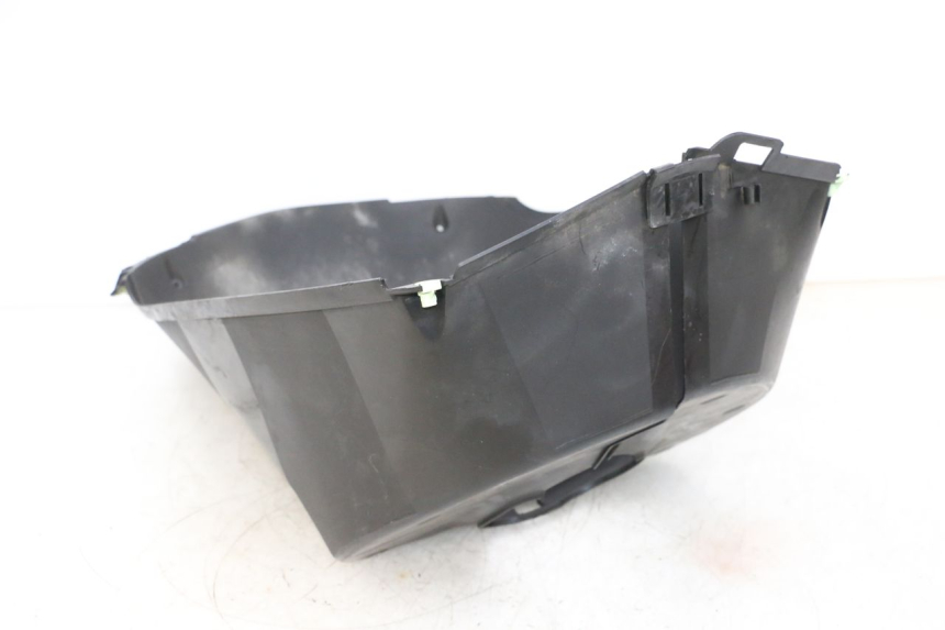 photo de GRILLE RADIATEUR PEUGEOT SATELIS 125 (2013 - 2018) - Points de fixation