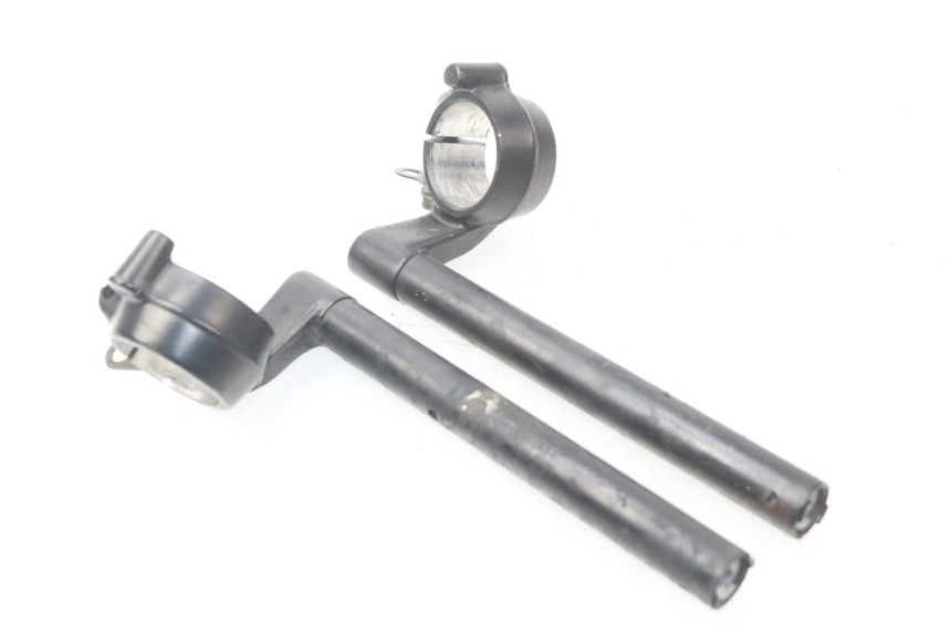 photo de GUIDON HONDA CBR 919 RR FIREBLADE 900 (1998 - 1999) - Gros plan technique