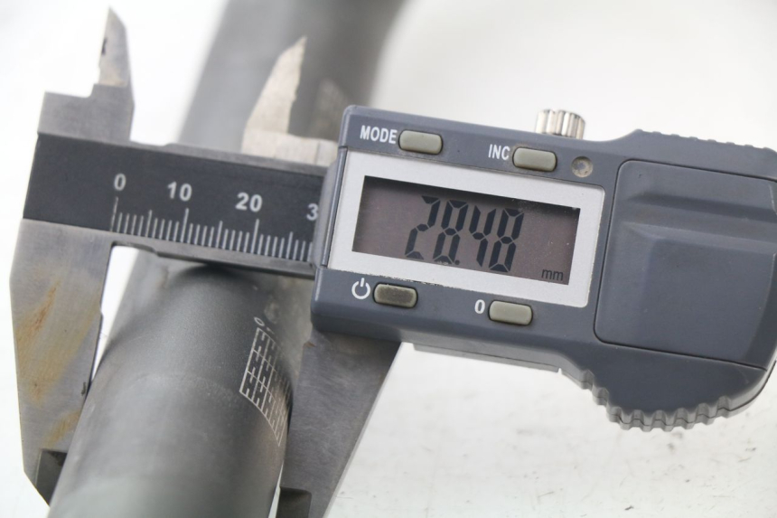 photo de GUIDON HONDA CR 125 (2000 - 2001) - Détail de la pièce