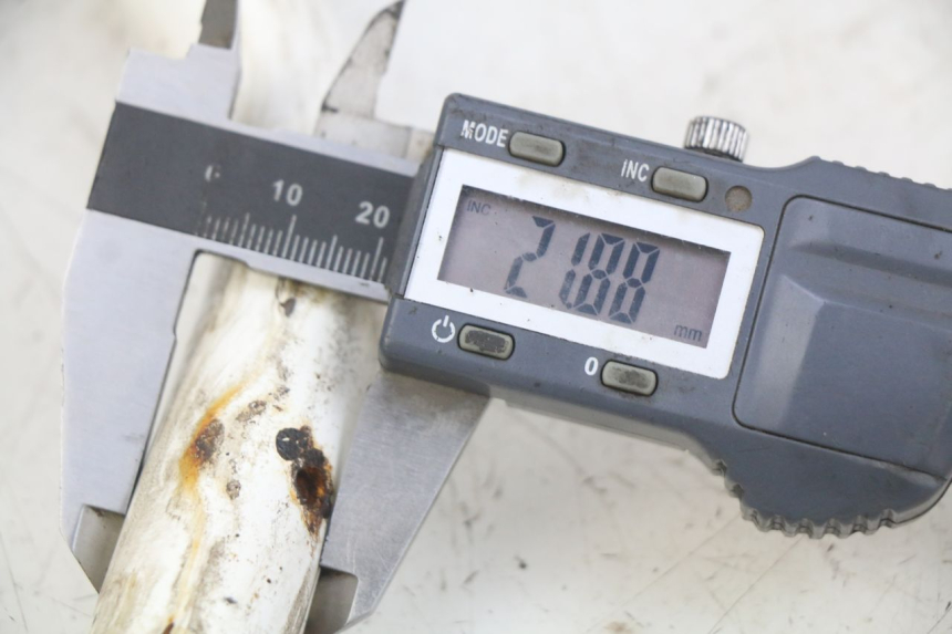 photo de GUIDON PEUGEOT TKR TREKKER FURIOUS 50 (2005 - 2014) - Zoom état d’usage