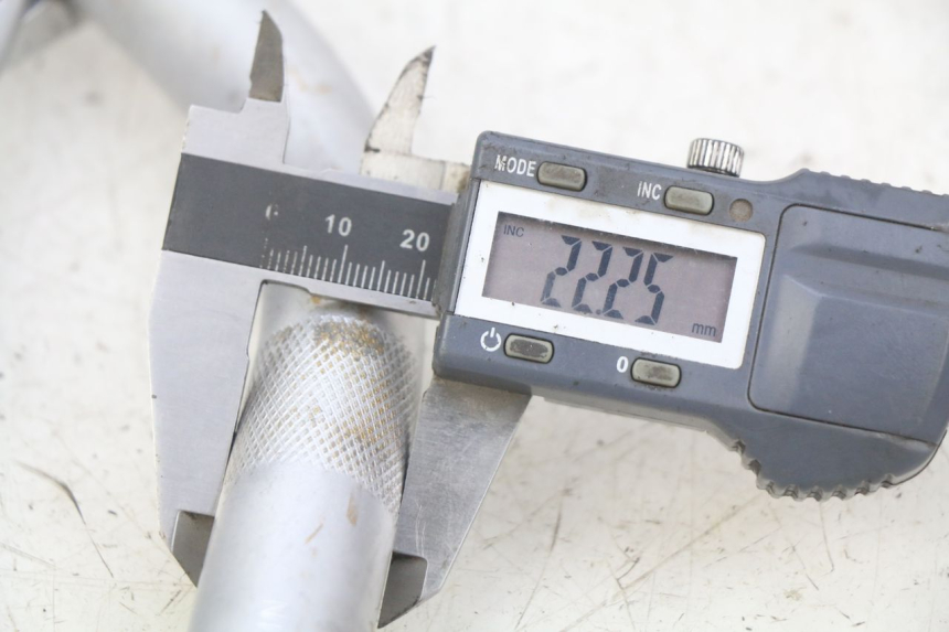 photo de GUIDON YAMAHA TTR 125 (2000 - 2020) - Détail de la pièce