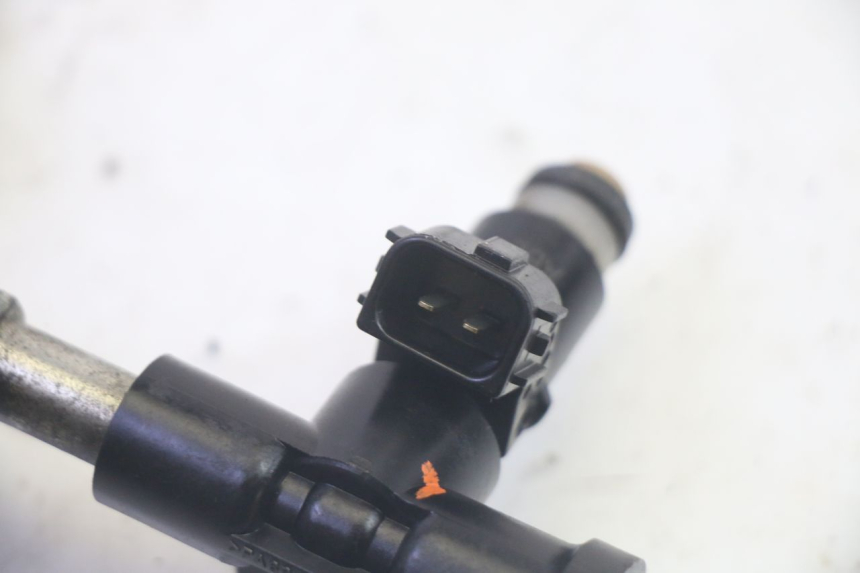 photo de INJECTEUR SUZUKI BURGMAN EXECUTIVE ABS 650 (2006 - 2012) - Points de fixation