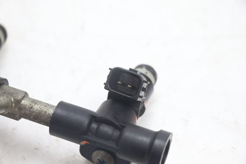 photo de INJECTEUR SUZUKI BURGMAN EXECUTIVE ABS 650 (2006 - 2012) - Zoom état d’usage