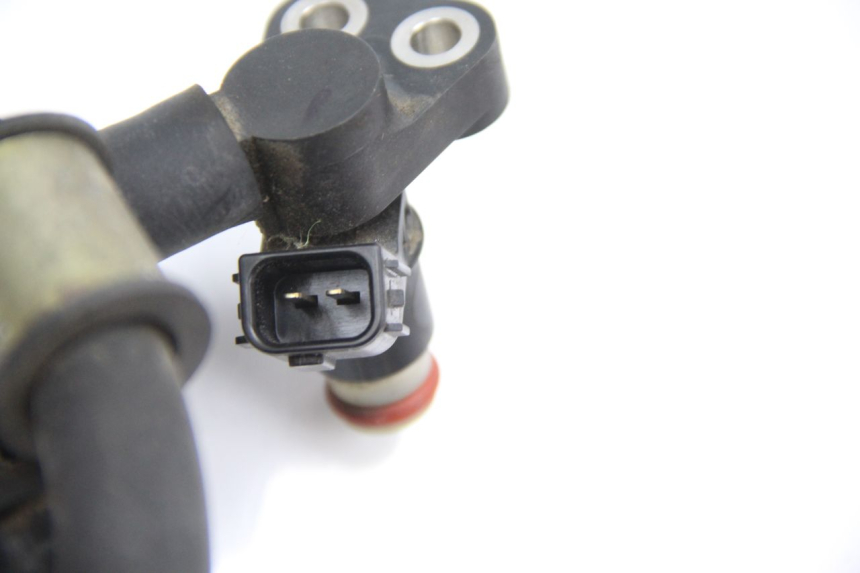 photo de INJECTEUR HONDA FES PANTHEON 125 (2003 - 2007) - Autre angle de vue