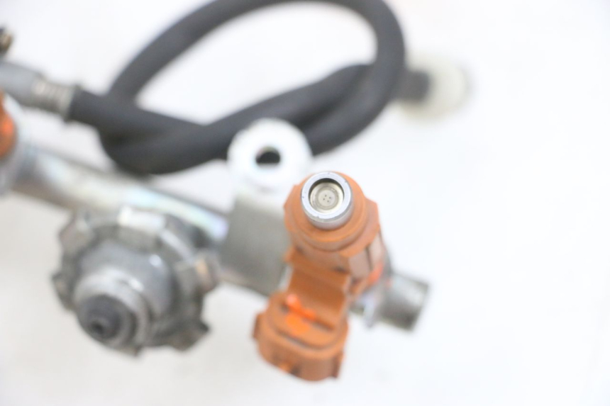 photo de INJECTEUR YAMAHA FJR ABS 1300 (2006 - 2012) - Gros plan technique